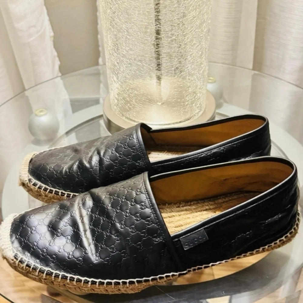 Authentic Gucci Spadrille #567112 Mens Size Size 11 Black Leather GG Flaw .